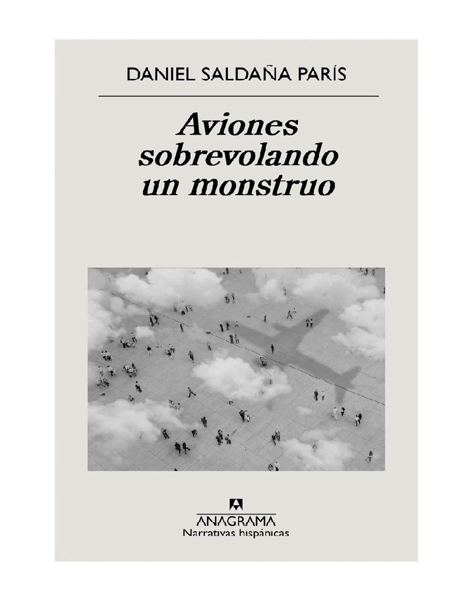 AVIONES SOBREVOLANDO UN MONSTRUO